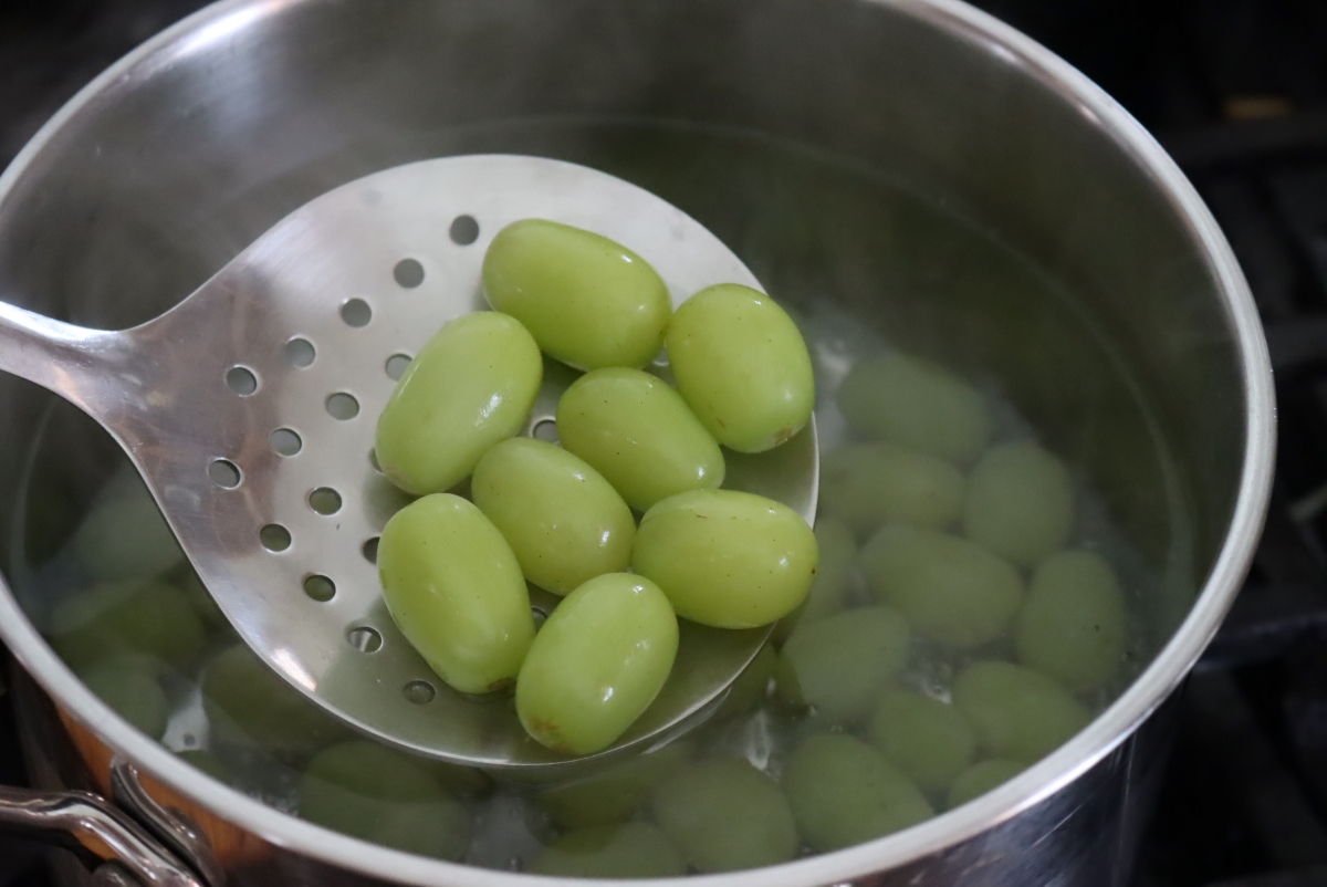 Blanching Grapes for Canning