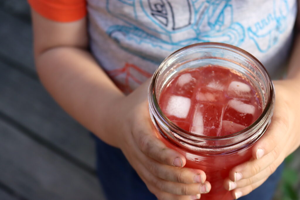 Making Strawberry Lemonade Concentrate