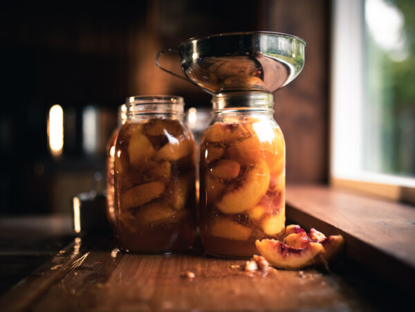 Canning Peaches