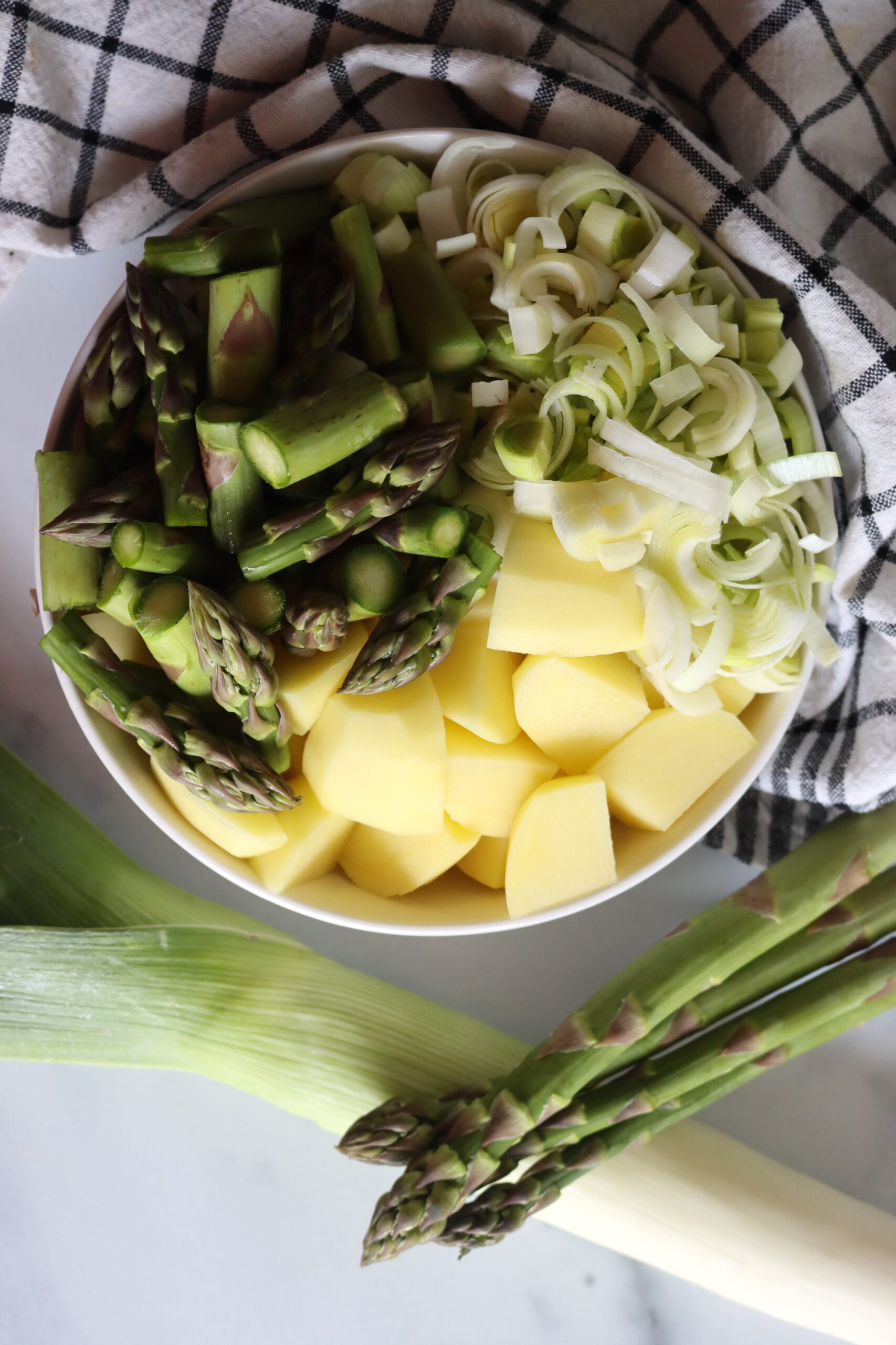 Asparagus potato leek soup Ingredients