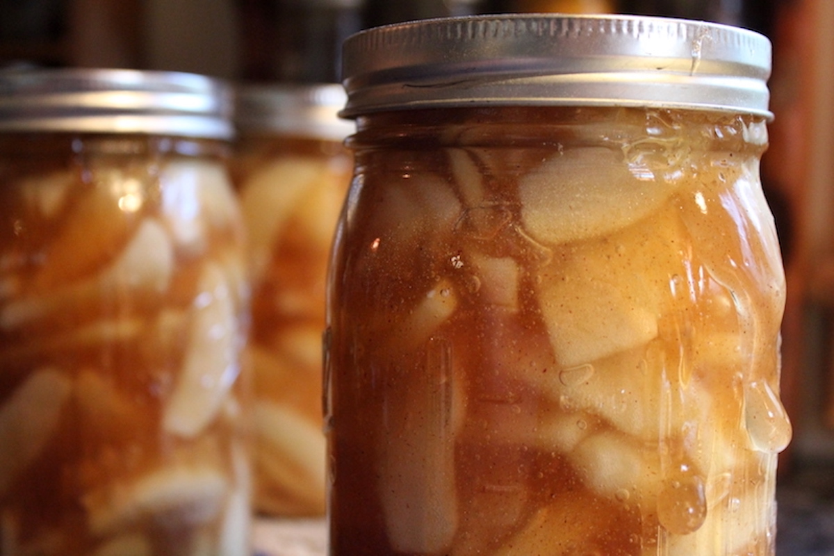 siphoning apple pie filling canning jars
