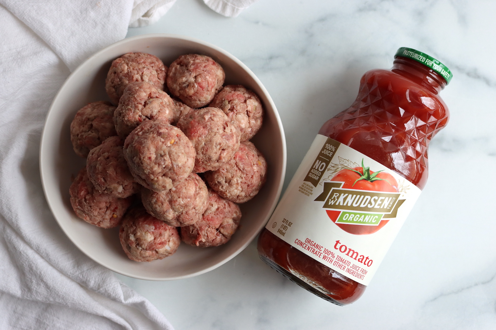 Ingredients for Meatballs in Tomato Juice