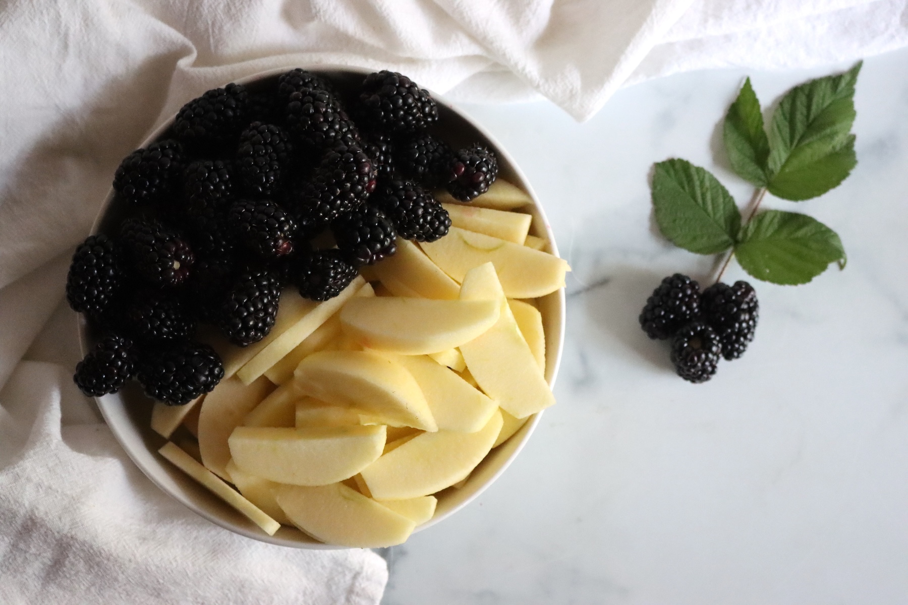Blackberry Applesauce Ingredients